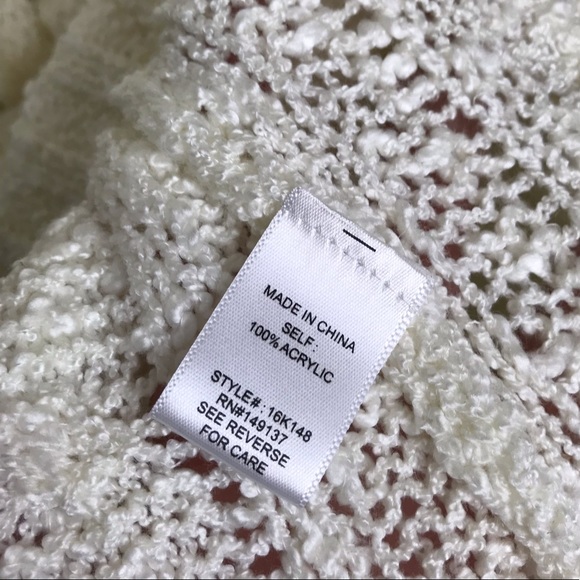 Onetheland Small winter White V-Neck Sweater - Picture 5 of 5